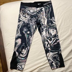 SOLD - Nike Leggings